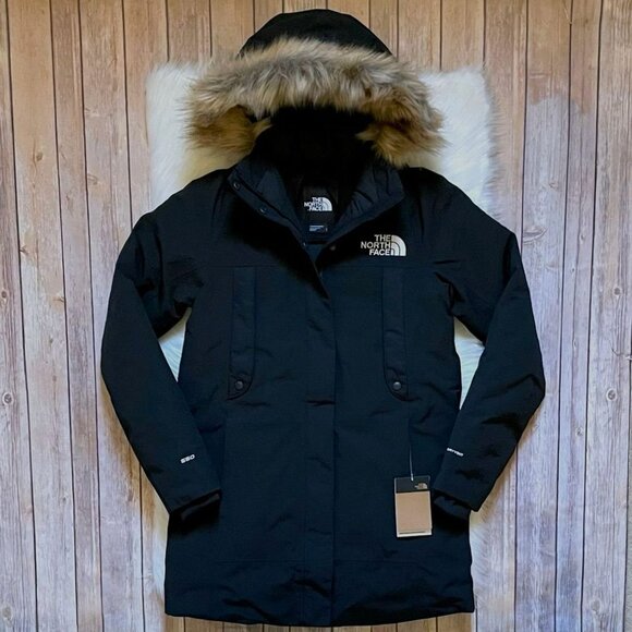 The North Face Women’s New Outerboroughs Parka - Picture 2 of 7